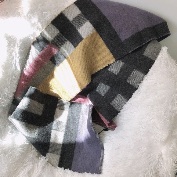 COPY - Burberry revisable wool scarf super warm NWT 200*30cm - Picture 1 of 8